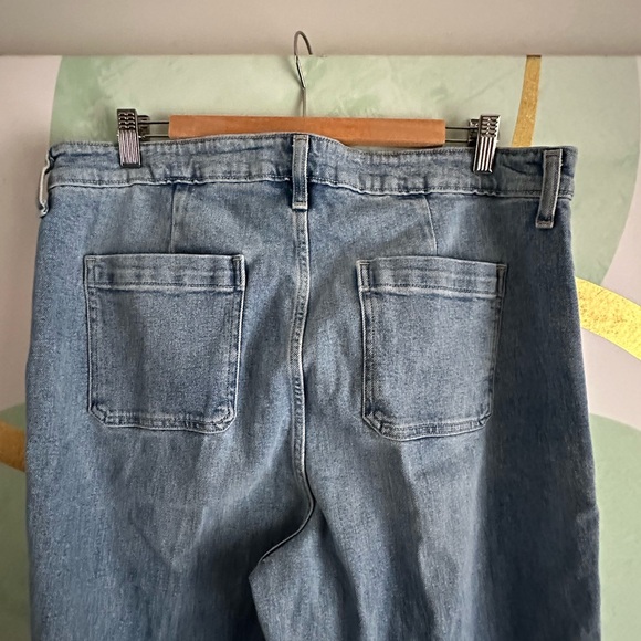 Old Navy Wide-Leg Trouser Jeans - Picture 3 of 3